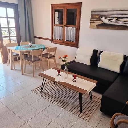 Apartment In Playa Honda Mit Sonniger Terrasse Und Meerblick Playa Honda (Lanzarote)